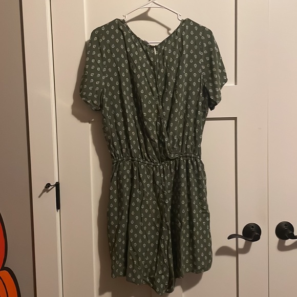 Stylish jumpsuit - Picture 2 of 2